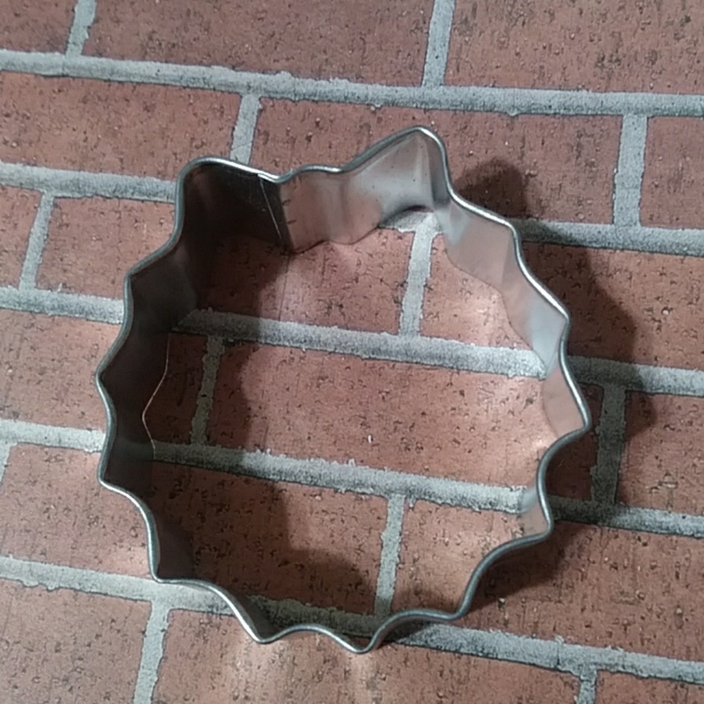Wreath Metal Cookie Cutter - Picture 4 of 6